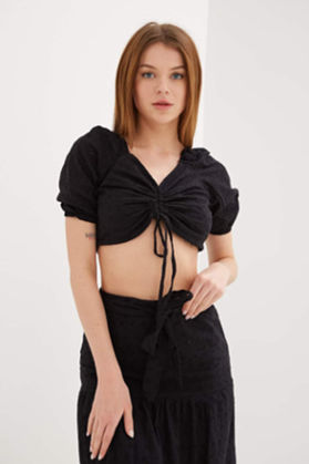 Blouse courte à volants